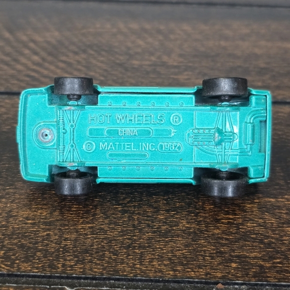 Vintage Matchbox 1970 Gold Chevy El Camino 1982 Hot Wheels BMW M1 Green Cars - Picture 11 of 13